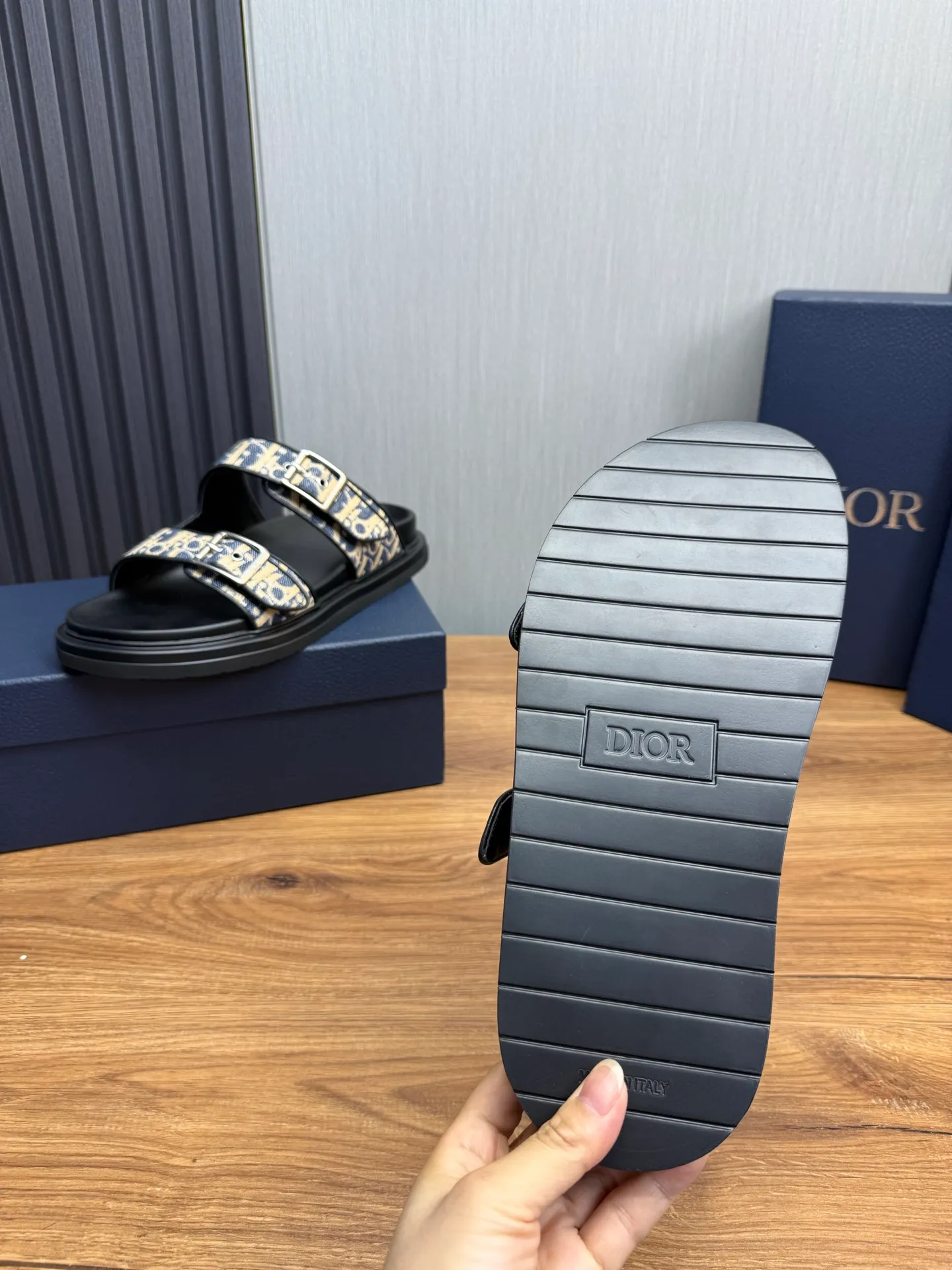 Men's shoes 💰300💰 Dior. Men's slippers 🩴Official website 1:1 production 38-45 yards 45 46 🉑️Customized original material shipped✅